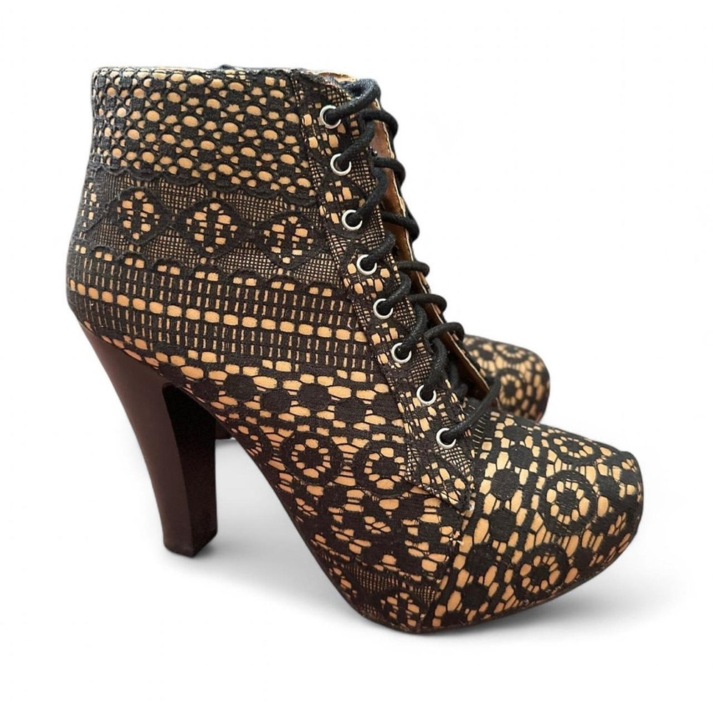 Stylish Lace-Up Ankle Boots - Tan With Black Lace